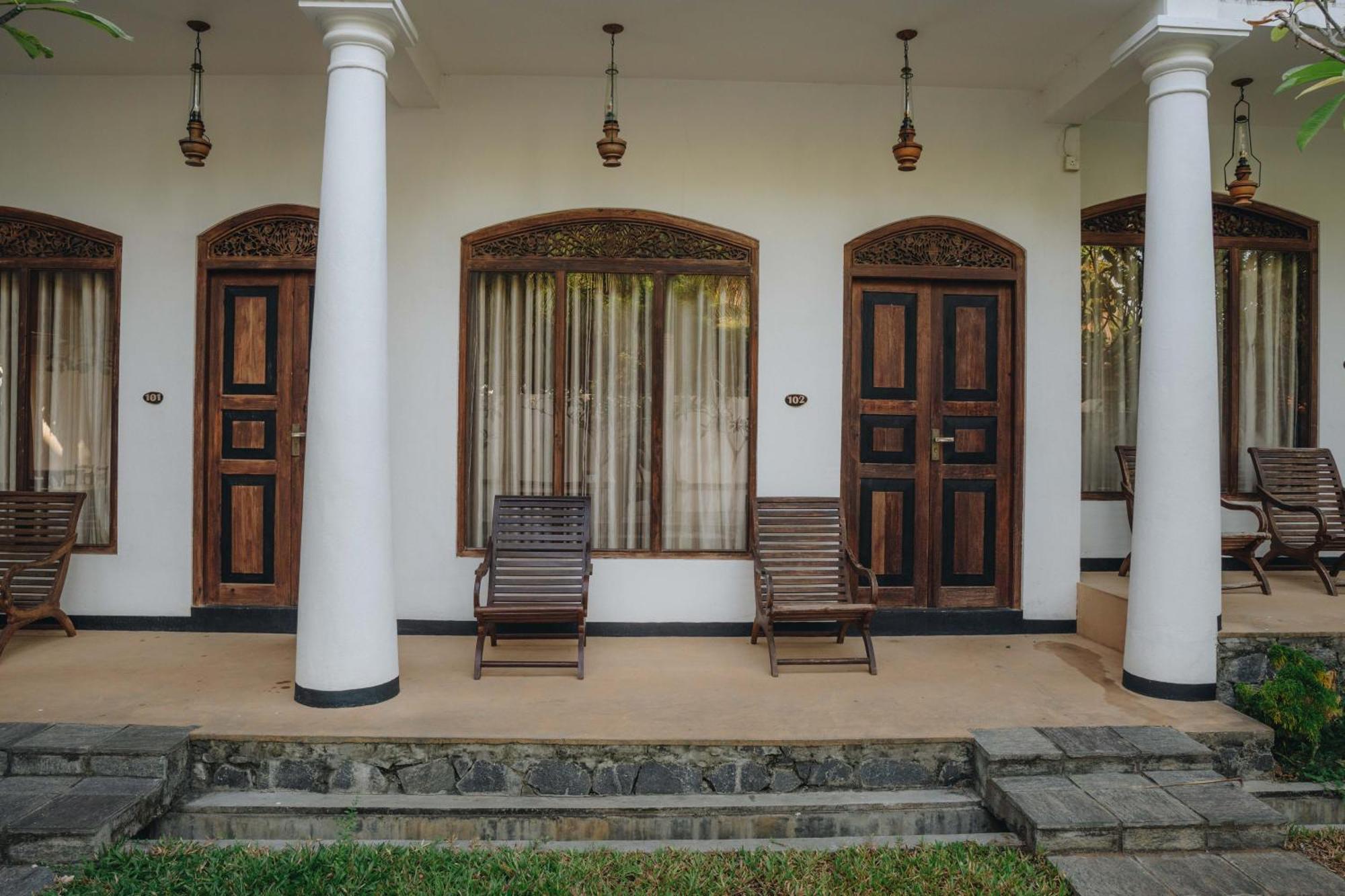 Oga Reach Hotel Tissamaharama Exterior foto