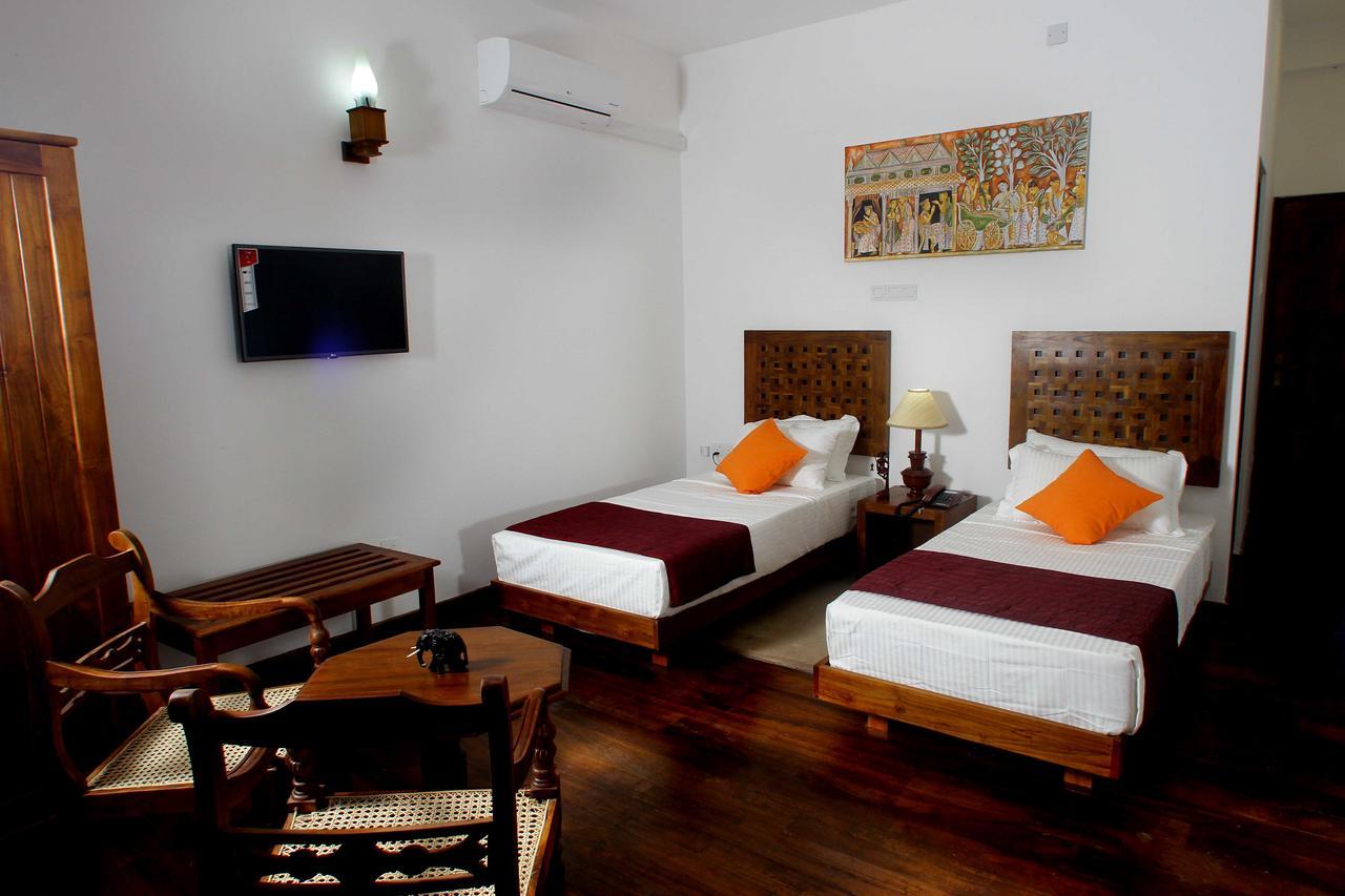 Oga Reach Hotel Tissamaharama Exterior foto