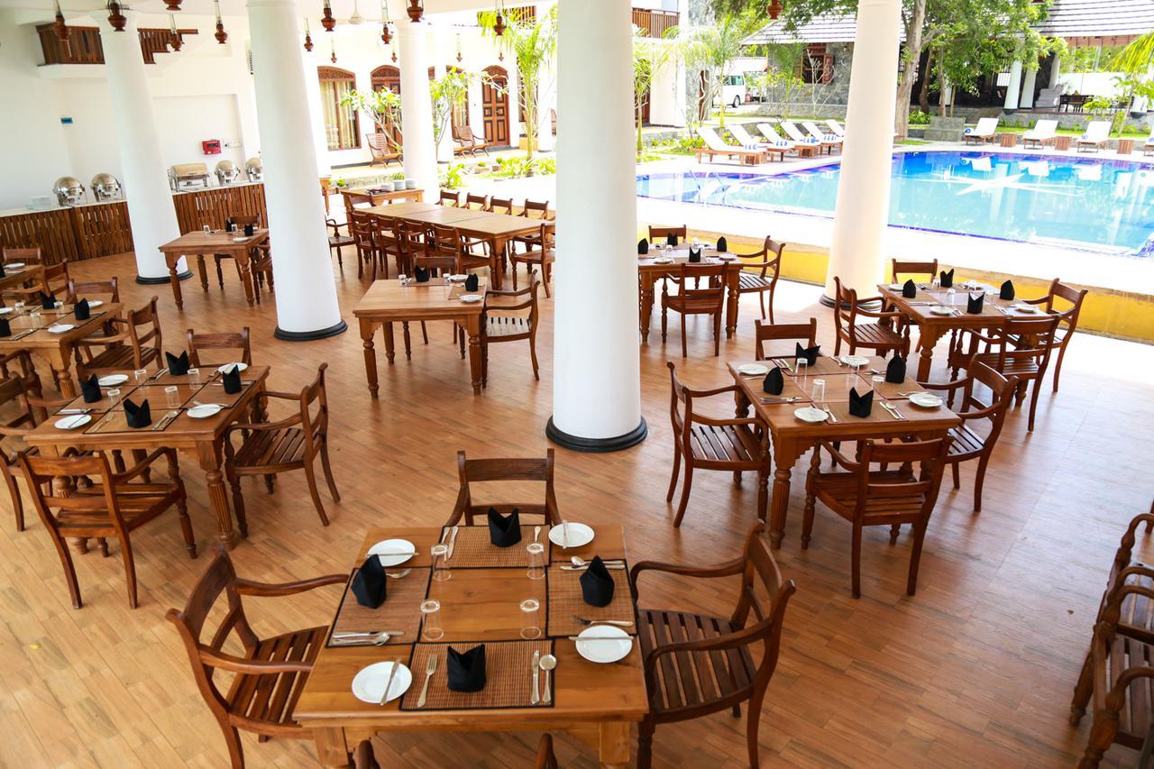 Oga Reach Hotel Tissamaharama Exterior foto