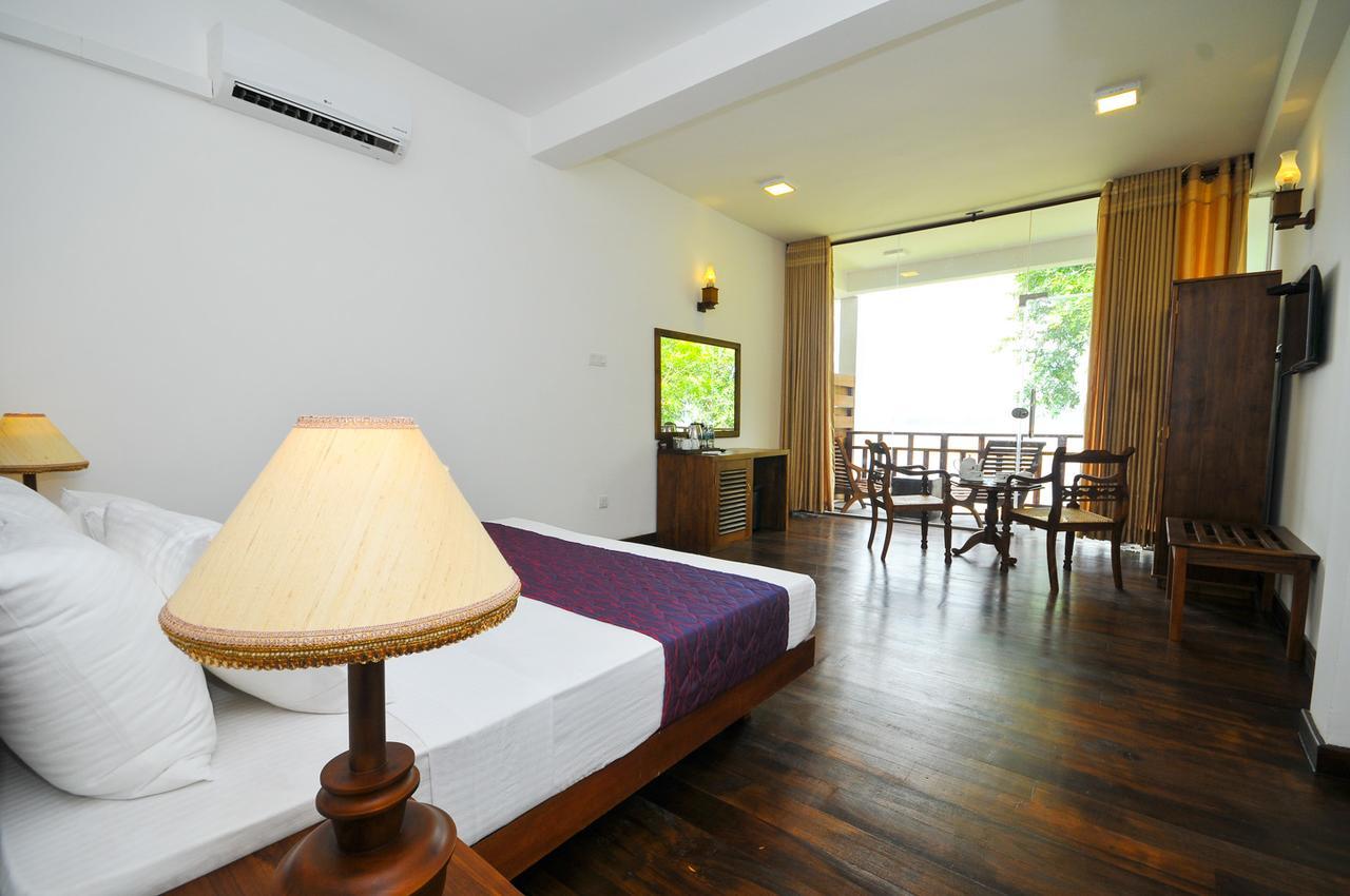 Oga Reach Hotel Tissamaharama Exterior foto